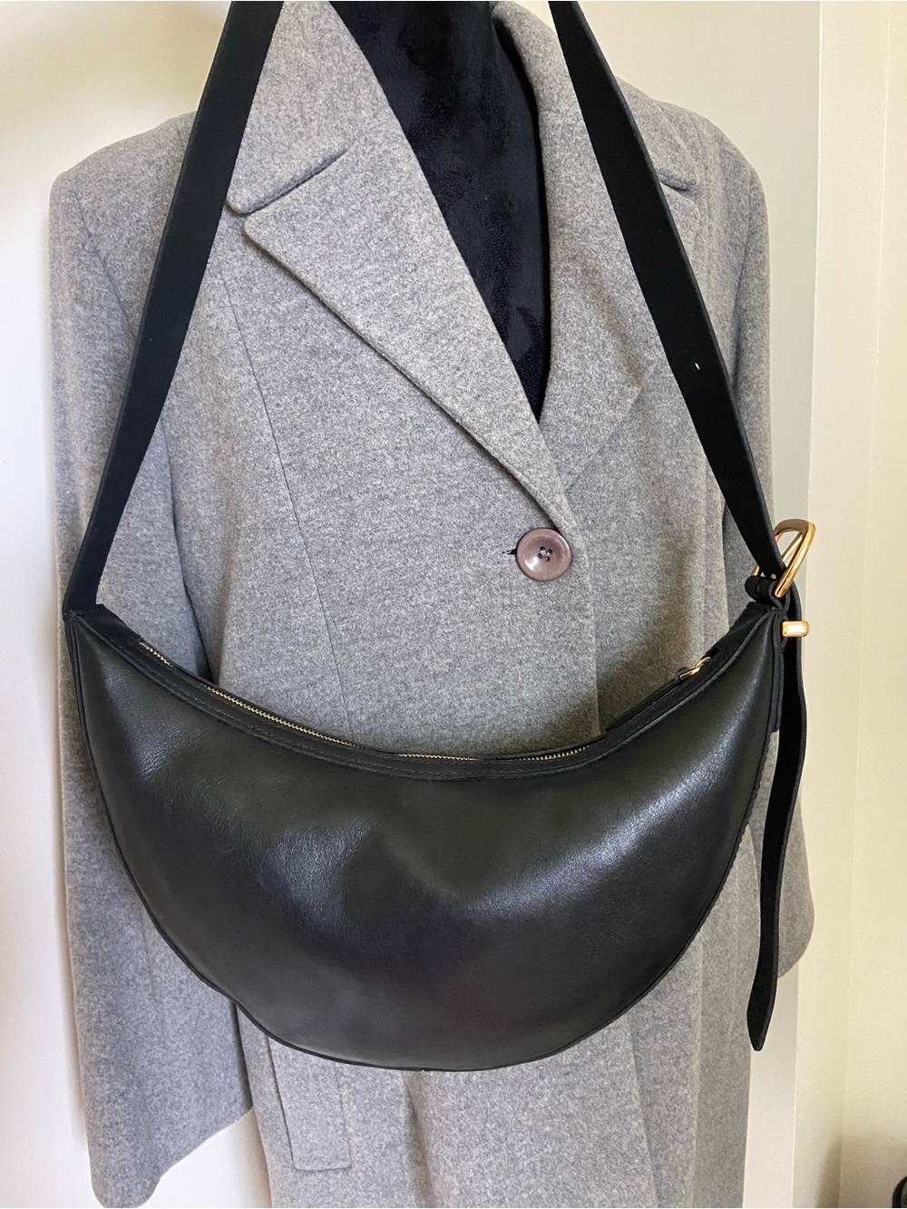 Madewell Black Leather Crescent Belt Bag - Picture 3 of 5